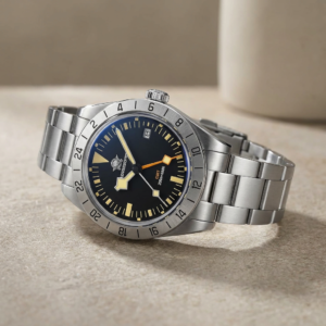 Vue d’ensemble : montre GMT 39 mm en acier inoxydable